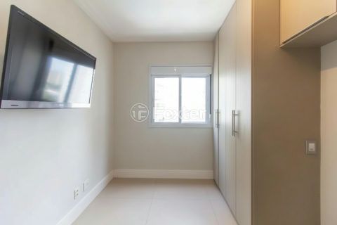 Image 22 - 1037768