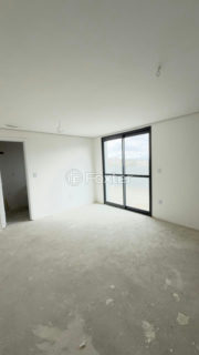 Image 22 - 1037772
