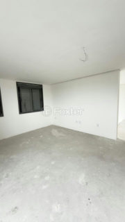 Image 21 - 1037772