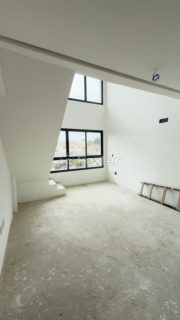 Image 2 - 1037772