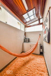 Image 8 - 1037773