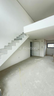Image 5 - 1037775