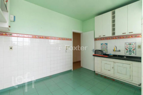 Image 4 - 1037821