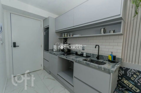 Image 4 - 1037836