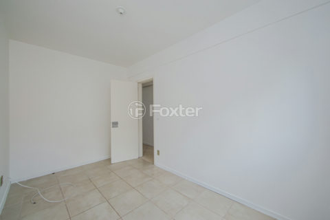 Image 17 - 1037863
