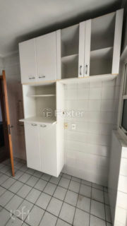 Image 4 - 1037864