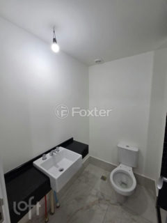 Image 4 - 1037875