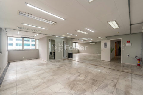 Image 26 - 1037884