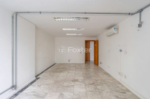 Image 16 - 1037884