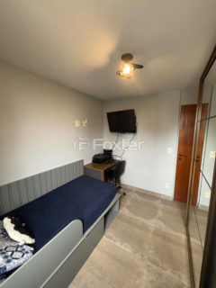 Image 3 - 1037895