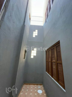 Image 27 - 1037896