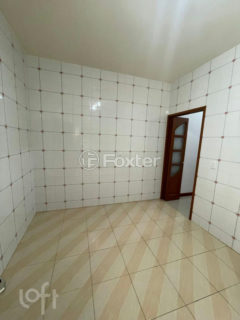 Image 33 - 1037896