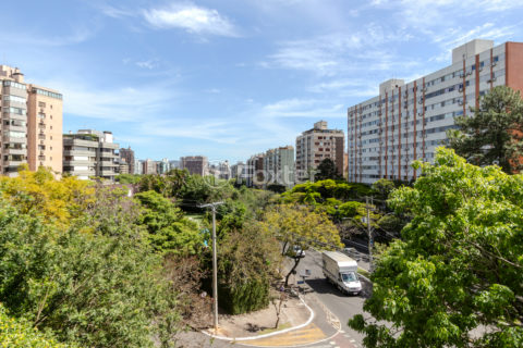 Image 11 - 1037902