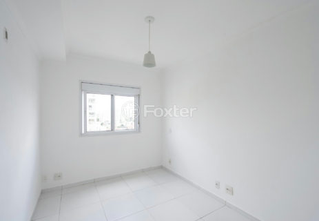 Image 10 - 1037903