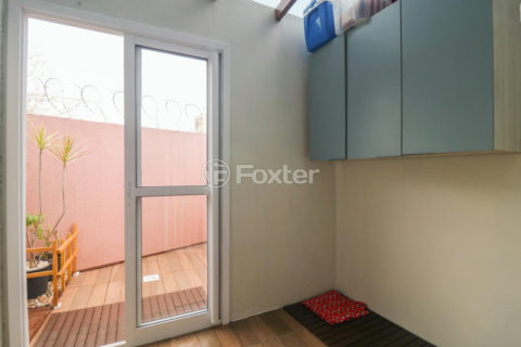 Image 22 - 1037905