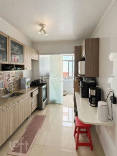 Image 2 - 1037906
