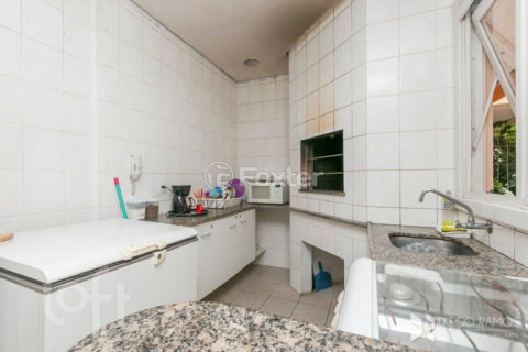 Image 20 - 1037911