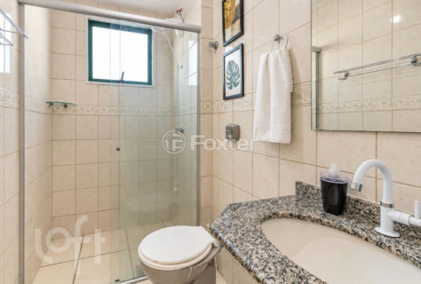 Image 8 - 1037940