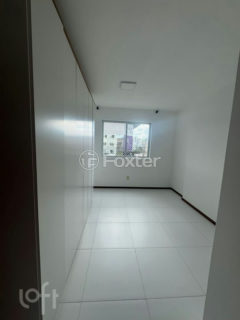 Image 8 - 1037953