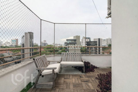Image 15 - 1037957
