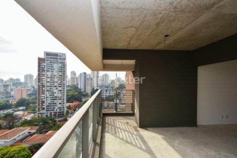 Image 33 - 1038078