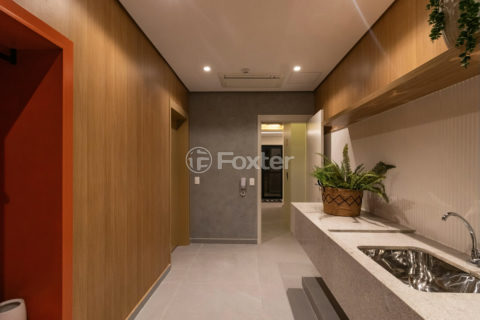 Image 39 - 1038079