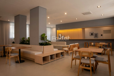 Image 21 - 1038086