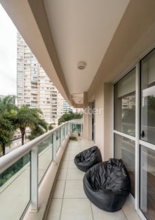 Image 9 - 1038138