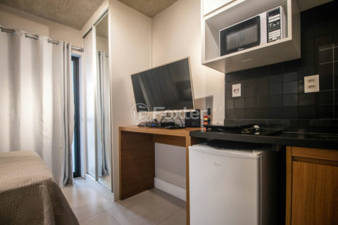Image 21 - 1038155
