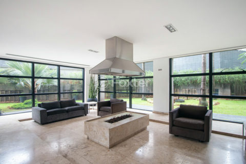 Image 22 - 1038158