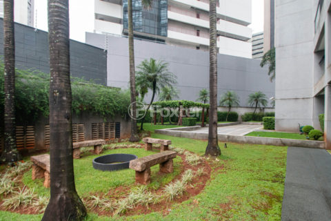 Image 28 - 1038158
