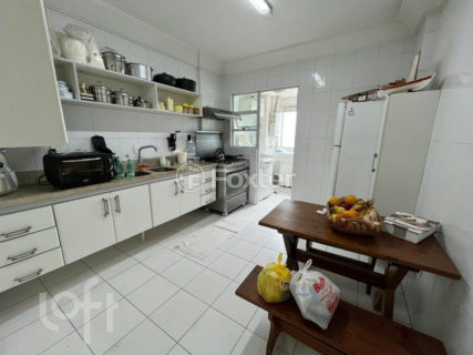 Image 1 - 1038164