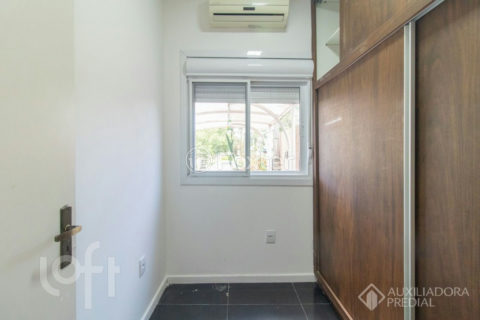 Image 11 - 1038173