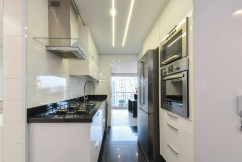 Image 37 - 1038208