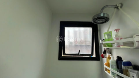 Image 41 - 1038211