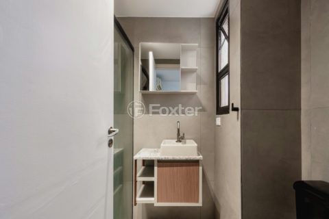 Image 30 - 1038220
