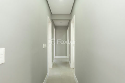 Image 20 - 1038244