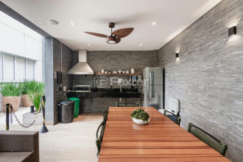 Image 38 - 1038250