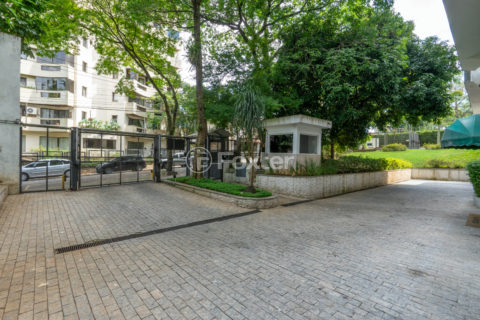 Image 21 - 1038255