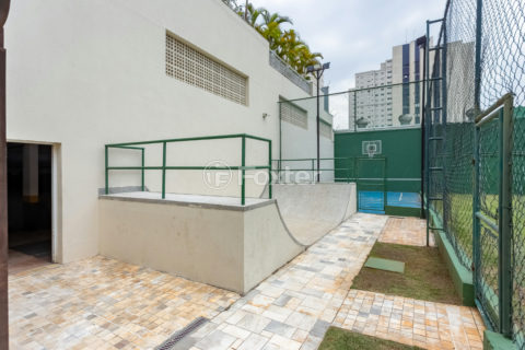Image 72 - 1038256