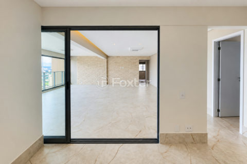 Image 7 - 1038263
