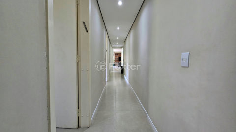 Image 24 - 1038270