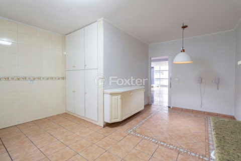 Image 28 - 1038274