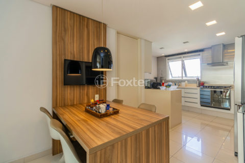 Image 33 - 1038284