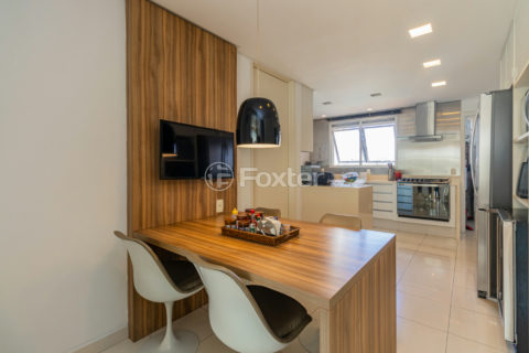 Image 32 - 1038284