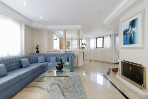 Image 25 - 1038304