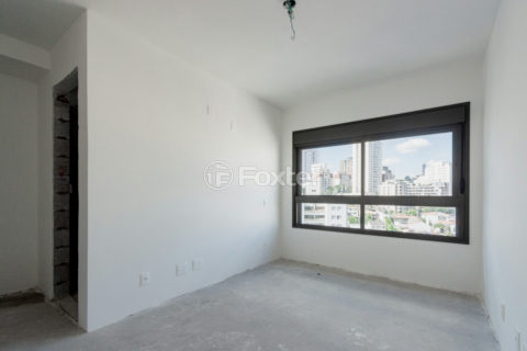 Image 40 - 1038317