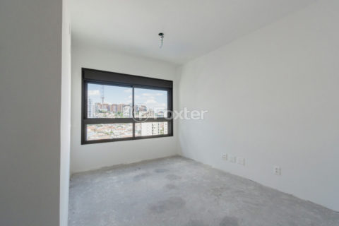 Image 33 - 1038317