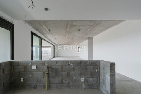 Image 21 - 1038317
