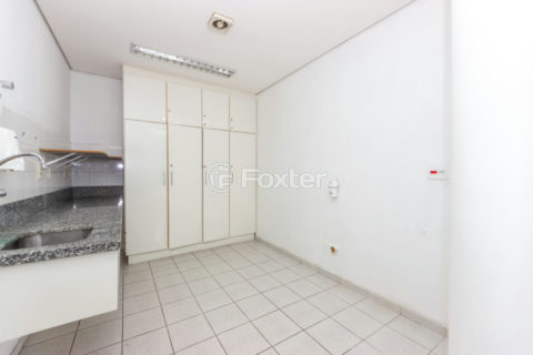 Image 28 - 1038336
